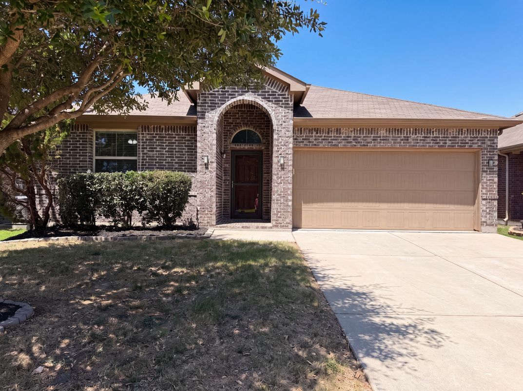 Property photo 1 of 1108 Edgewater Dr