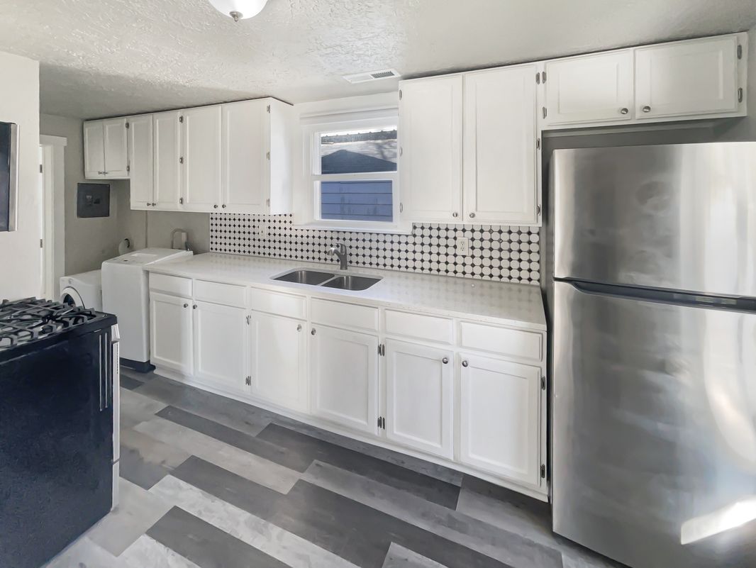 Photo 2 of 17 of 2865 Pingree Ave, Ogden, UT