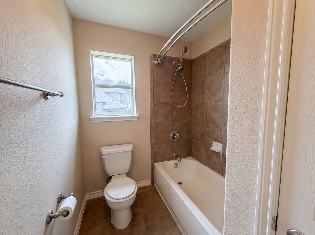 Photo 18 of 25 of 8613 Sunwood Ct, Fort Worth, TX