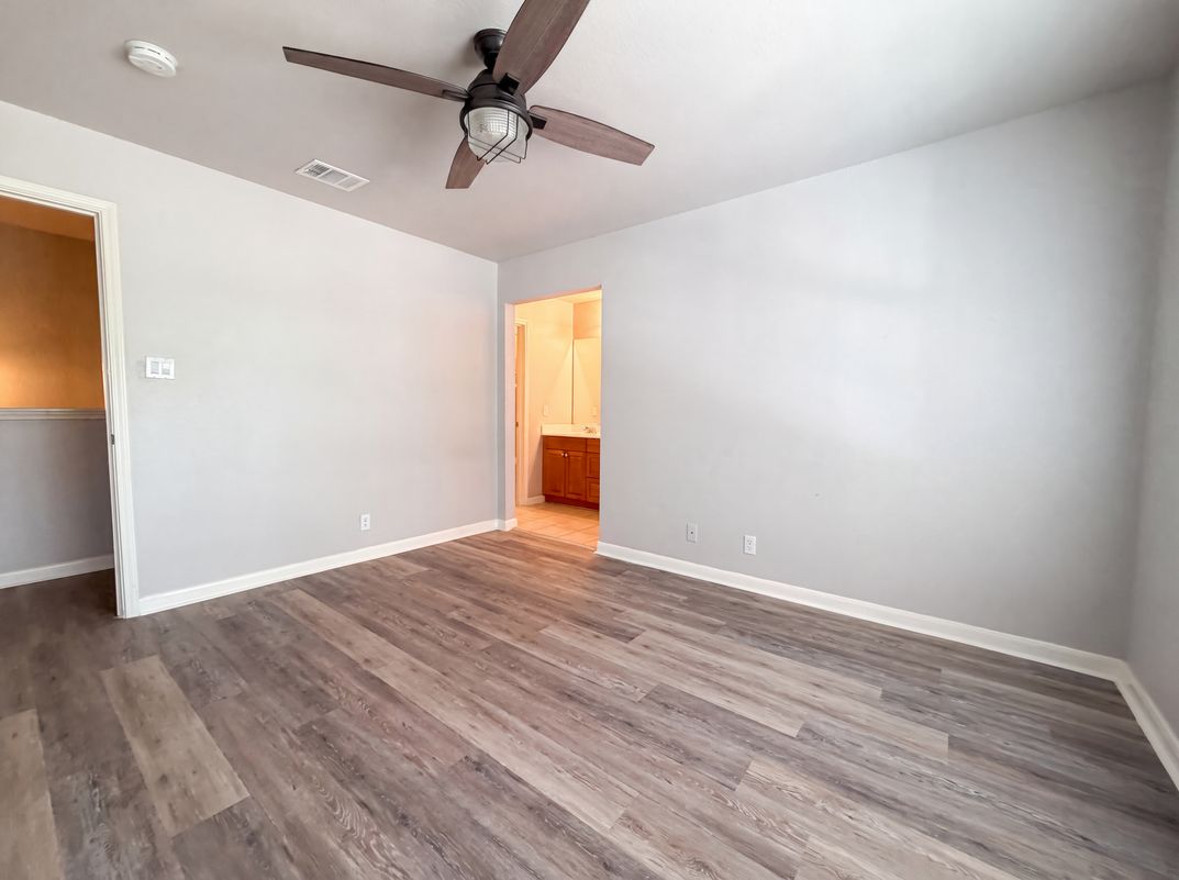 Photo 8 of 16 of 40 Chapel Hill Cir, San Antonio, TX