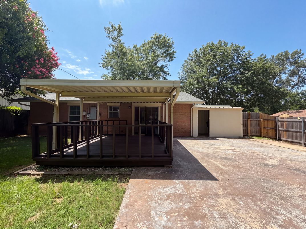 Photo 15 of 21 of 2549 Steven Dr, Denison, TX