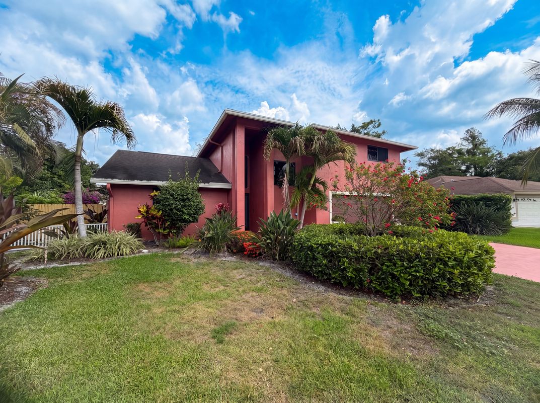 Photo 27 of 47 of 118 Waterway Rd, Royal Palm Beach, FL
