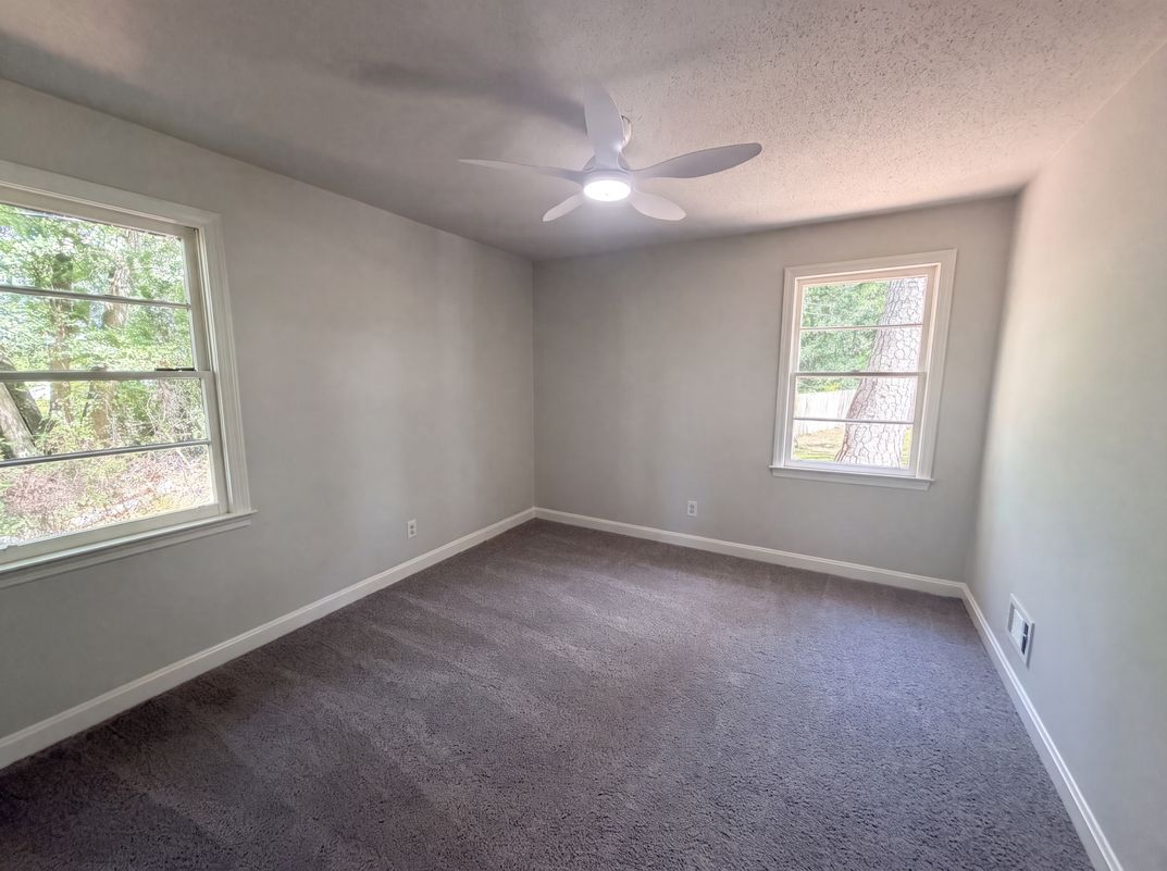 Photo 15 of 27 of 1425 Hollyberry Ln, West Columbia, SC