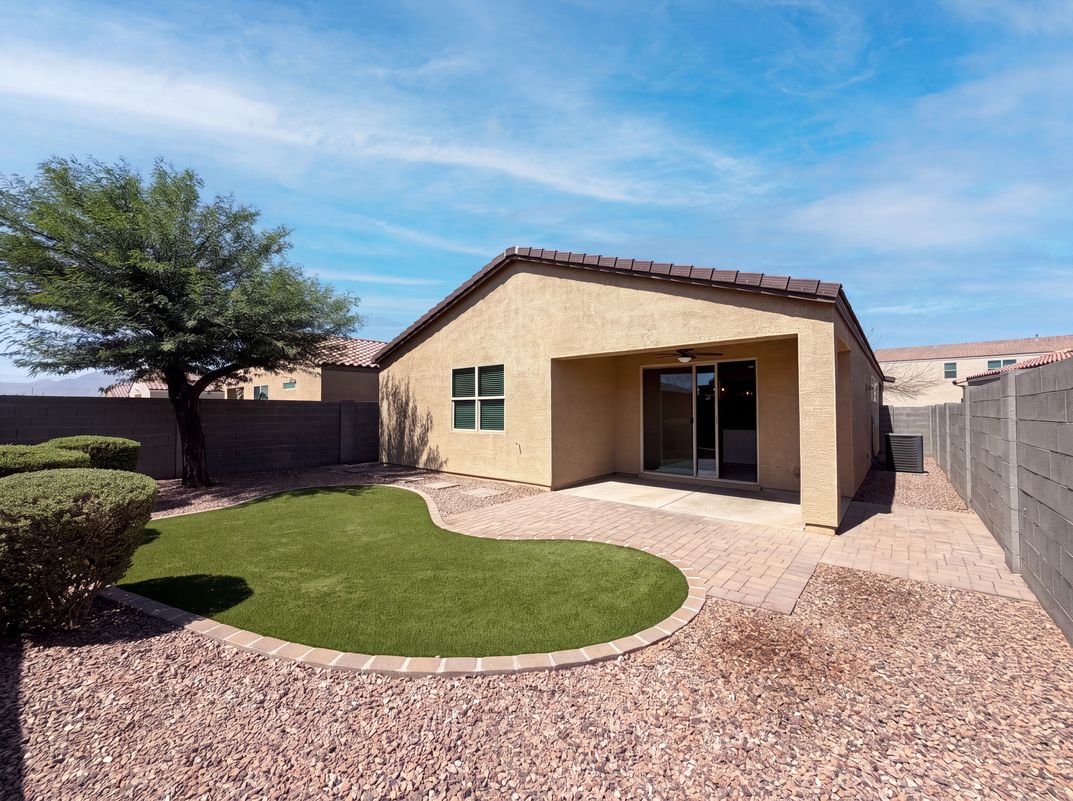 Photo 5 of 29 of 4127 S 97th Dr, Tolleson, AZ