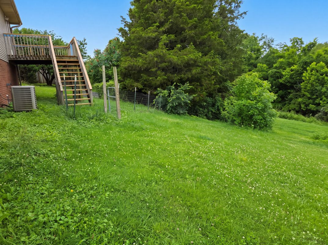Photo 18 of 24 of 1317 Twin Brook Dr, Berea, KY