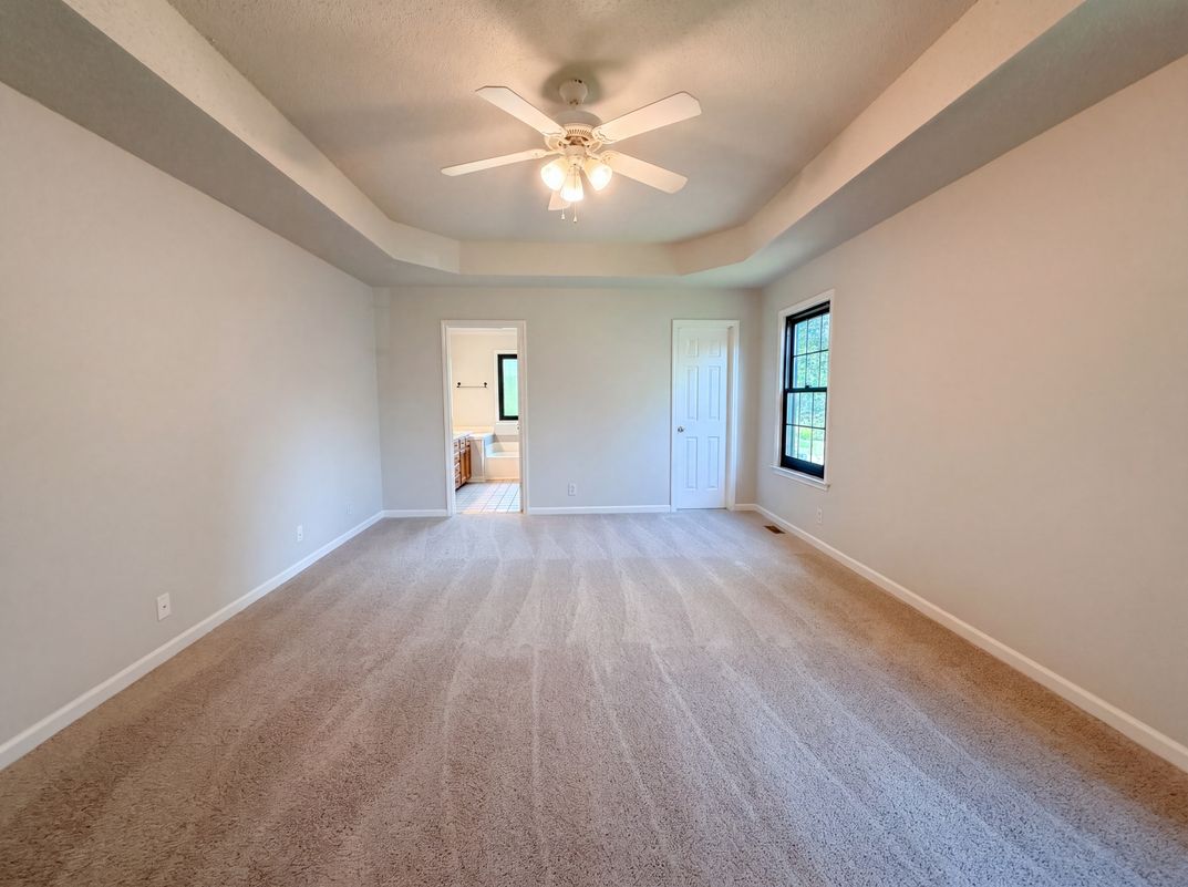 Photo 4 of 26 of 1688 Cedar Springs Cir, Clarksville, TN