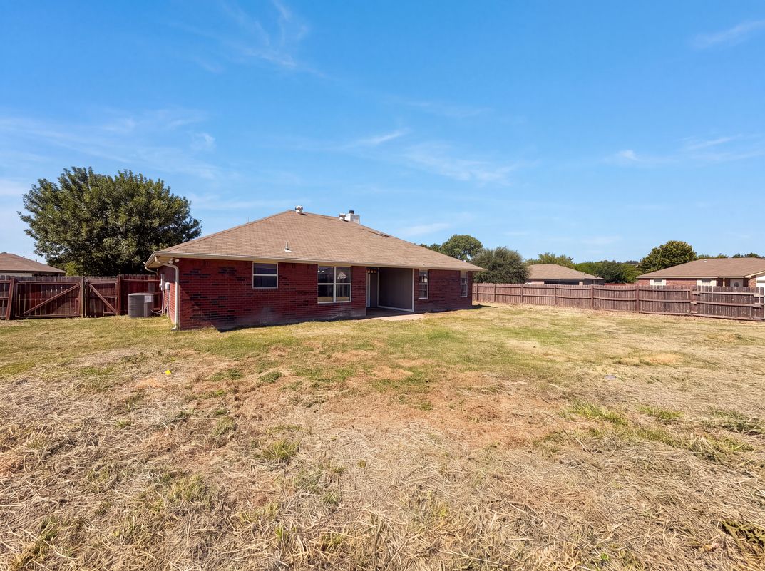 Photo 5 of 19 of 507 Abu Bakar Dr, Killeen, TX