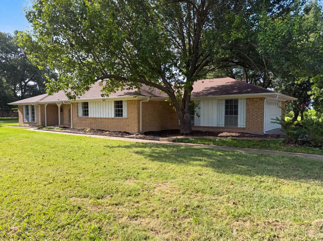 Photo 18 of 20 of 100 Dubb Ln, Red Oak, TX