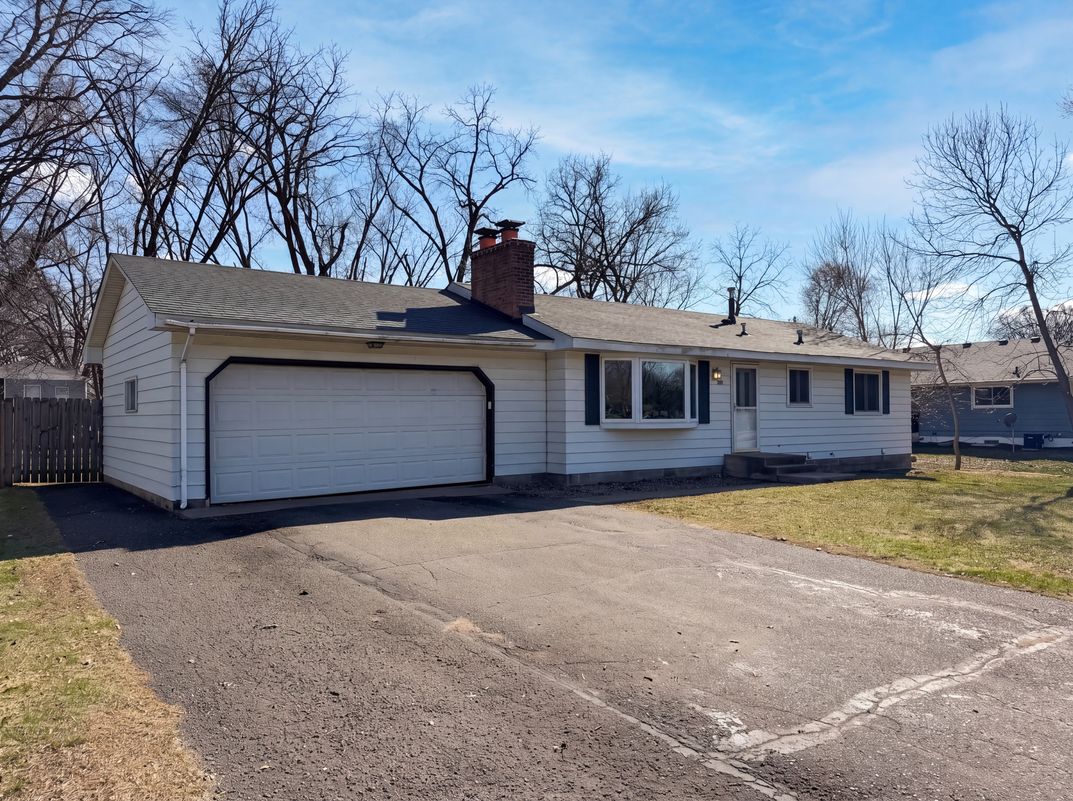 Photo 9 of 32 of 354 111th Ave NW, Coon Rapids, MN