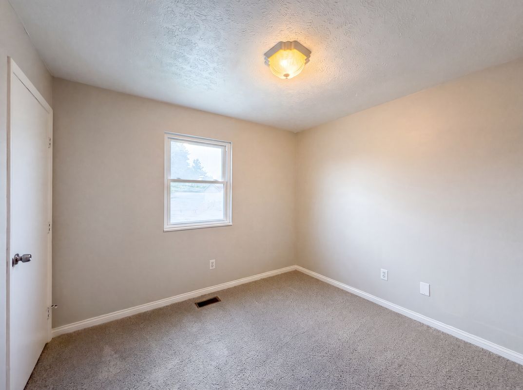 Photo 9 of 22 of 5569 Partridge Cir, West Chester, OH