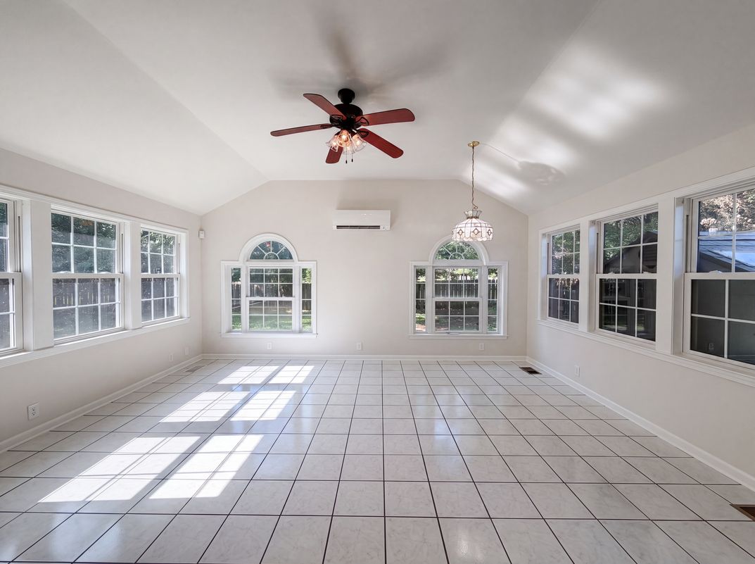 Photo 9 of 27 of 807 W Thompson Ln, Murfreesboro, TN