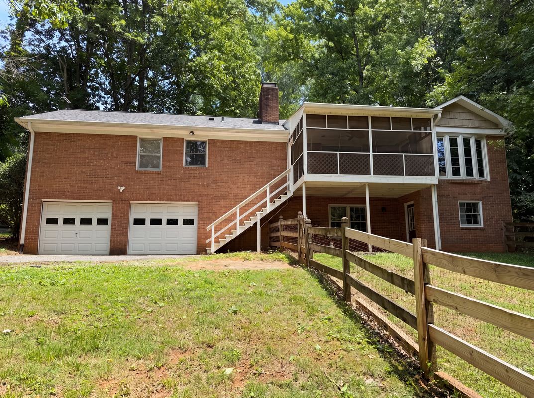 Photo 5 of 36 of 7850 Beech Forest Rd, Lewisville, NC