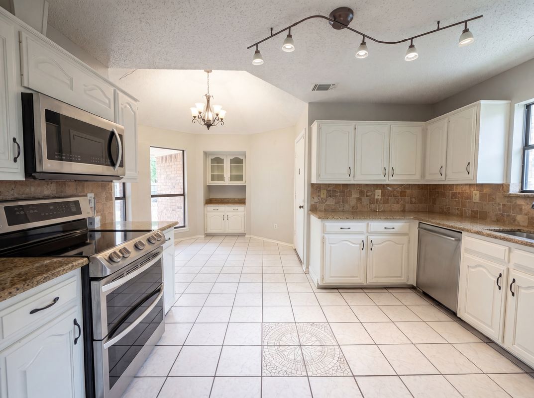 Photo 6 of 16 of 6712 Coach House Ln, Plano, TX