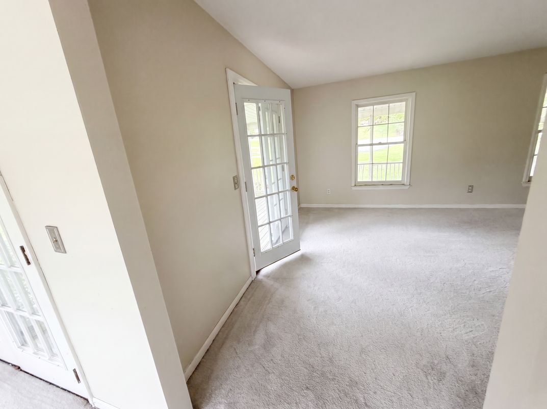 Photo 9 of 19 of 6536 Mountview Ct, Brighton, MI