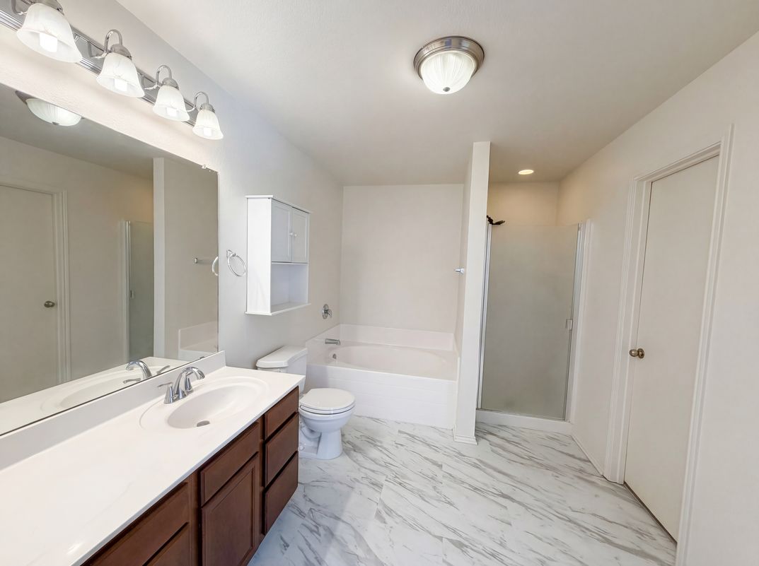 Photo 13 of 23 of 2027 Pine Knot Dr, Heartland, TX