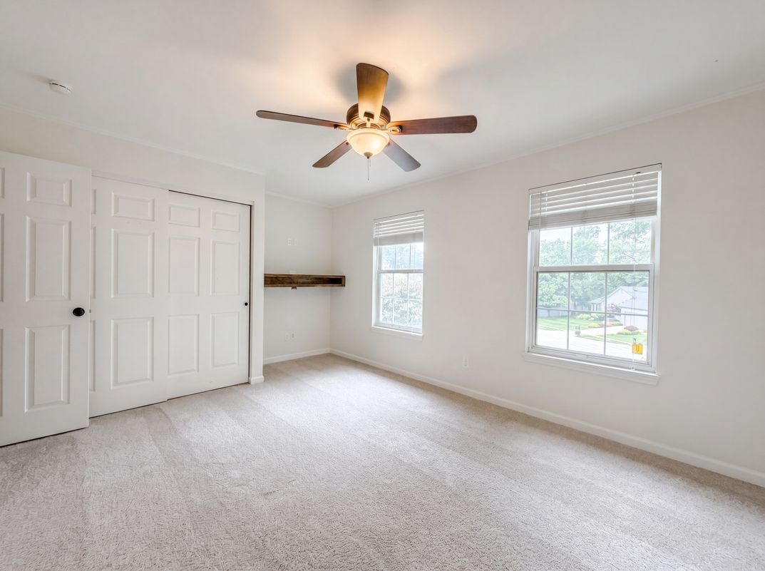 Photo 11 of 31 of 16201 Surfview Ct, Grover, MO