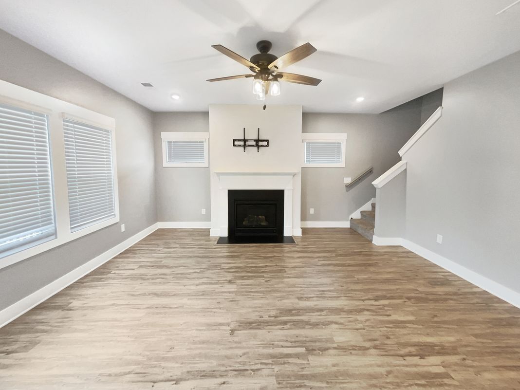 Property photo 3 of 315 Pewter Cir