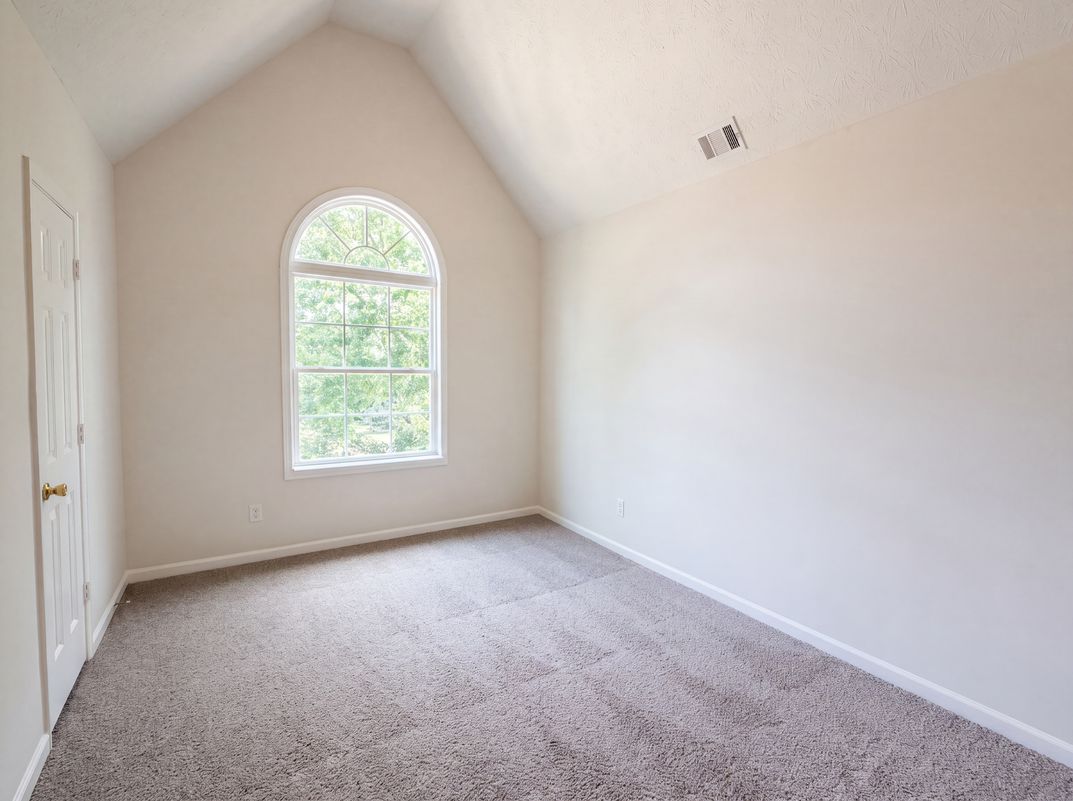 Photo 17 of 33 of 1672 Bennett Dr, McDonough, GA
