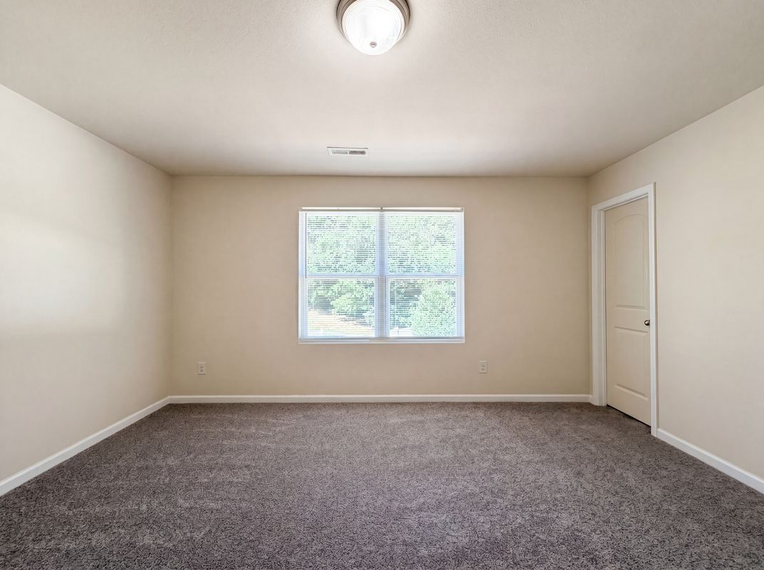 Photo 11 of 23 of 3423 Anita Glen Dr, Greensboro, NC