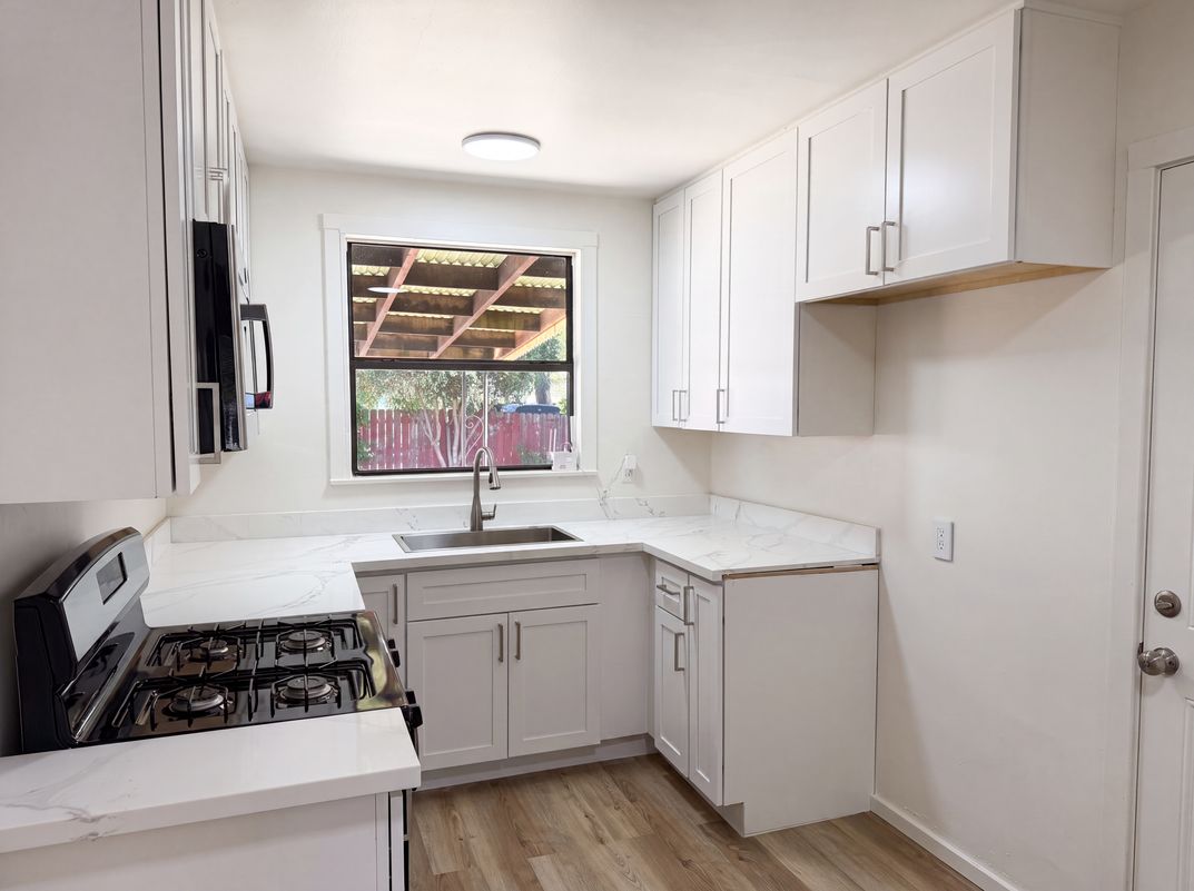 Photo 8 of 41 of 4601 Summit Way, Sacramento, CA