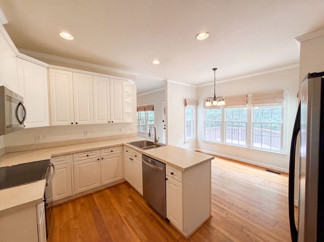 Photo 2 of 19 of 7301 Lakefall Dr, Wake Forest, NC