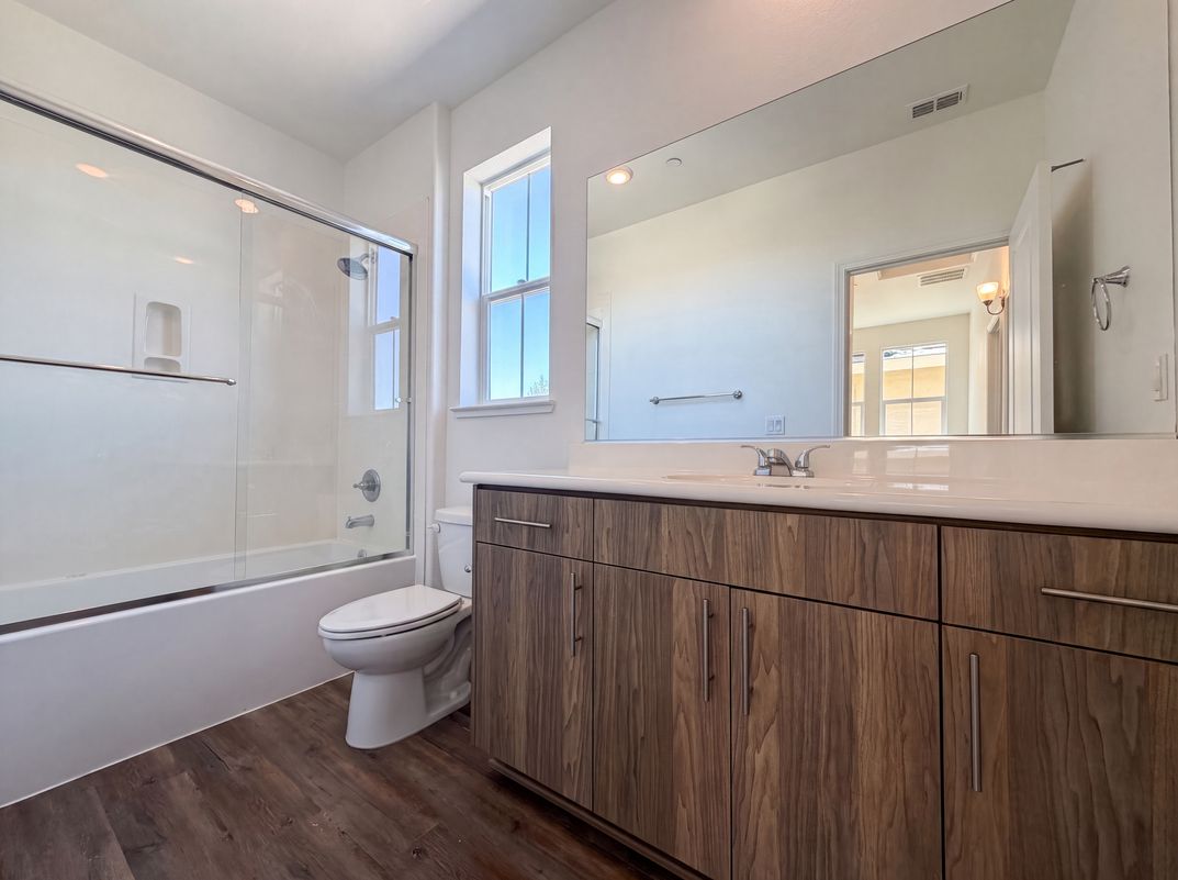 Photo 19 of 30 of 10801 Portico Cir, Rancho Cordova, CA