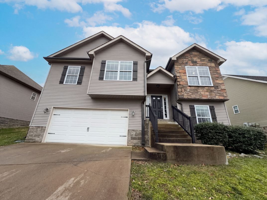 Property photo 1 of 432 Leslie Wood Dr