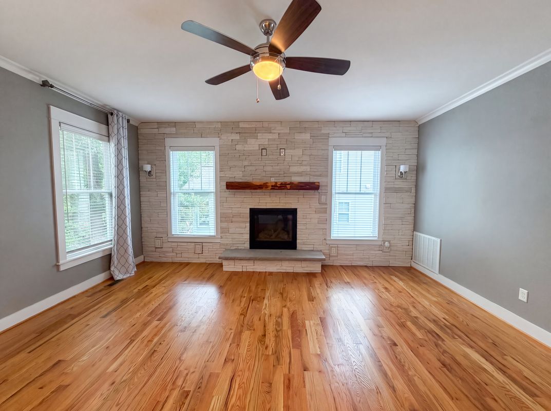 Photo 3 of 27 of 3224 Barkham Dr, Midlothian, VA