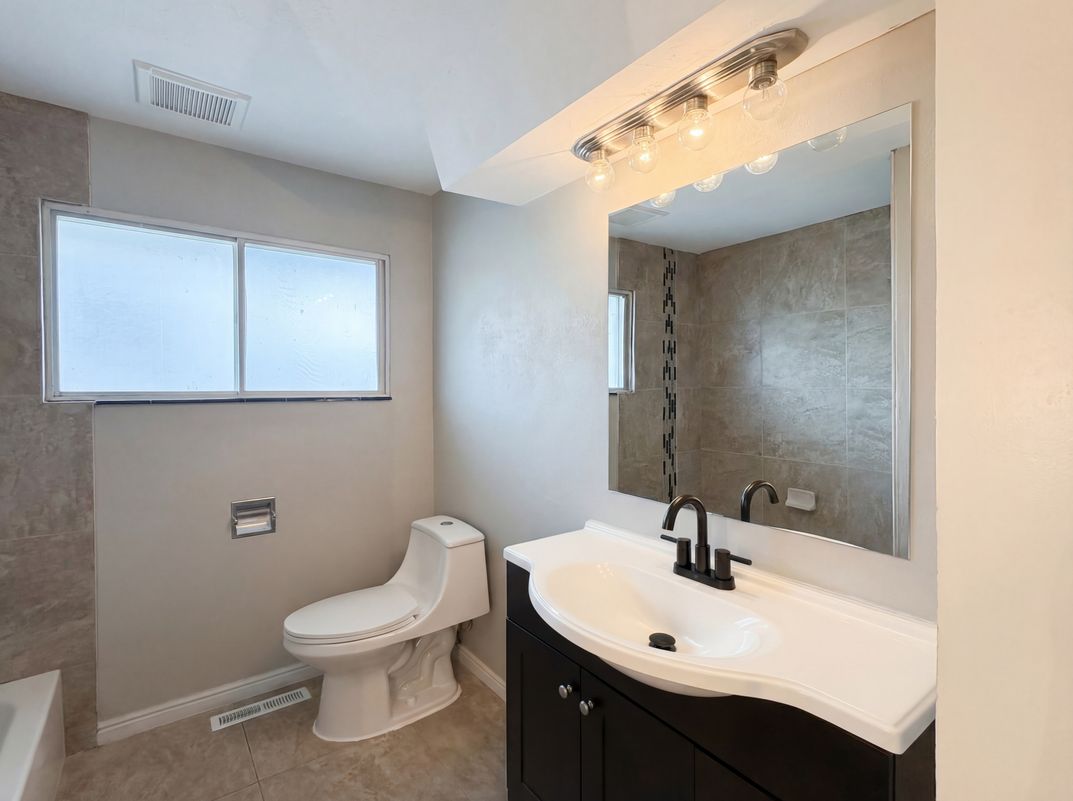 Photo 11 of 24 of 750 W Gentile St, Layton, UT