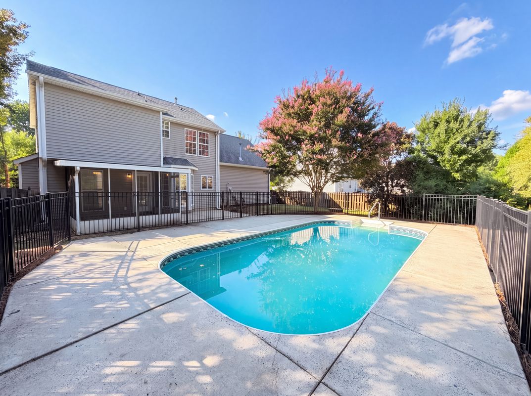 Photo 17 of 21 of 3016 Wyntree Ct, Matthews, NC