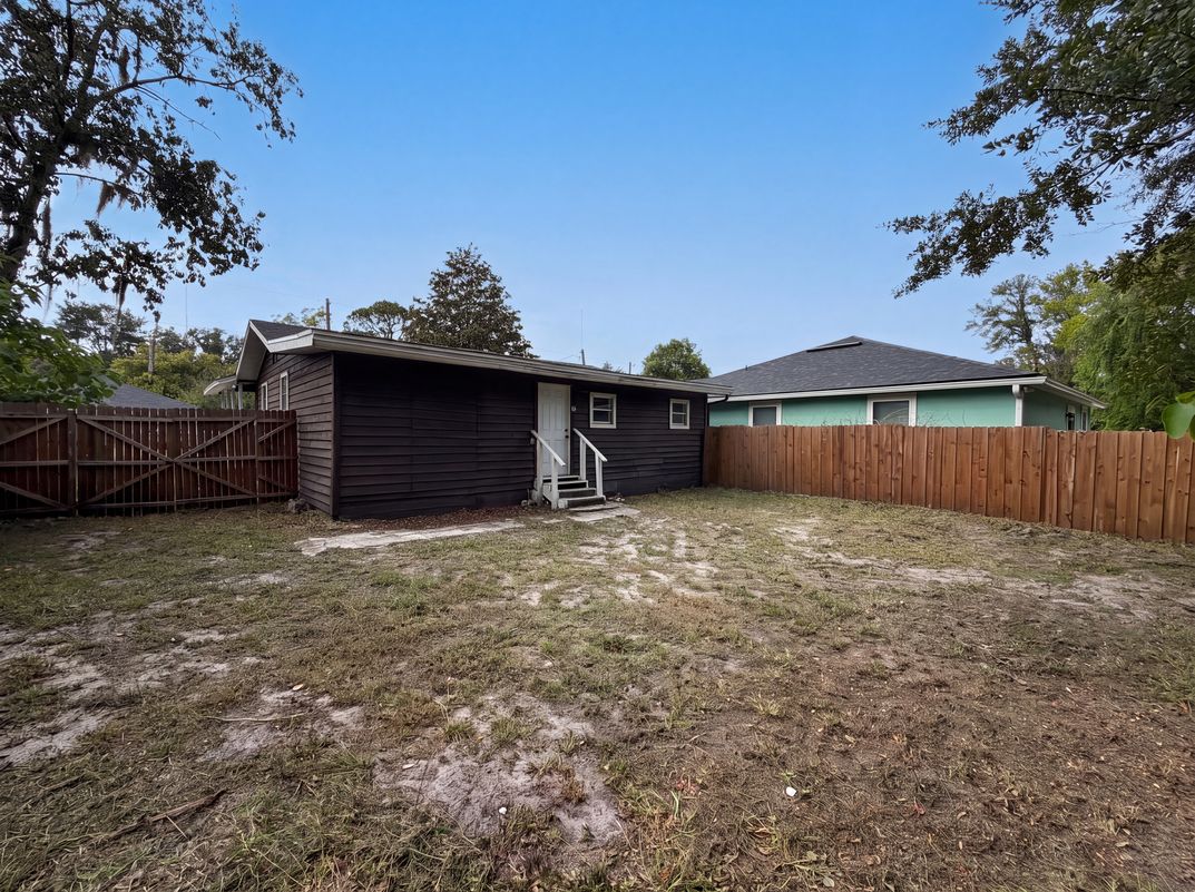 Photo 6 of 21 of 1340 Ottawa Ave, Jacksonville, FL