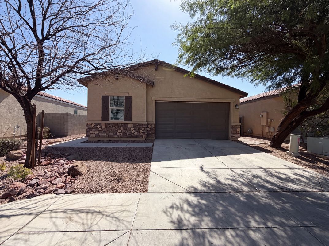 Property photo 1 of 4127 S 97th Dr
