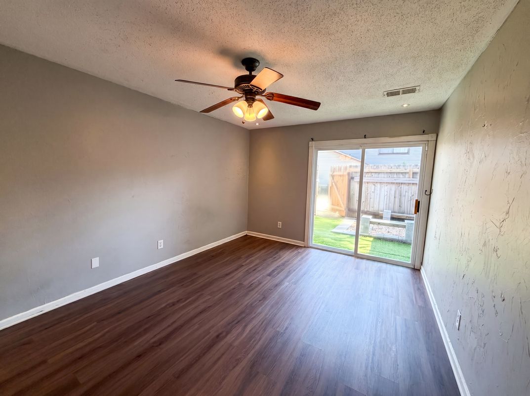 Photo 4 of 25 of 2725 Flintlock Pl, Austell, GA