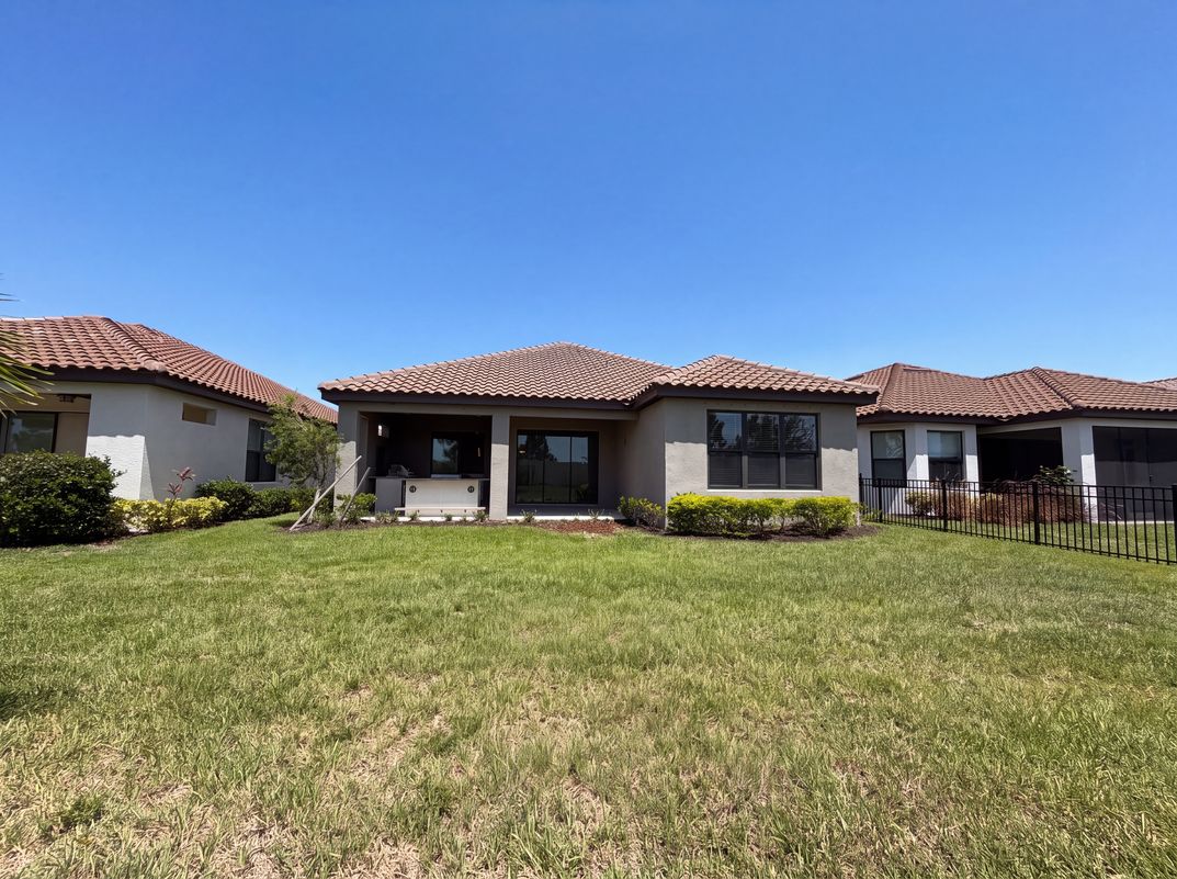 Photo 5 of 31 of 4516 Crestpoint Way, Palmetto, FL