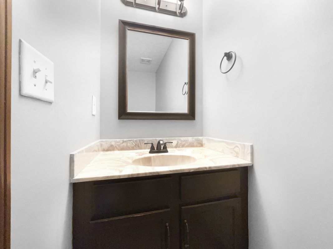 Photo 8 of 26 of 1450 Raven Rd, Clarksville, TN