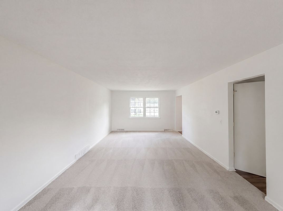 Photo 8 of 19 of 5243 N Lydia Ave, Kansas City, MO