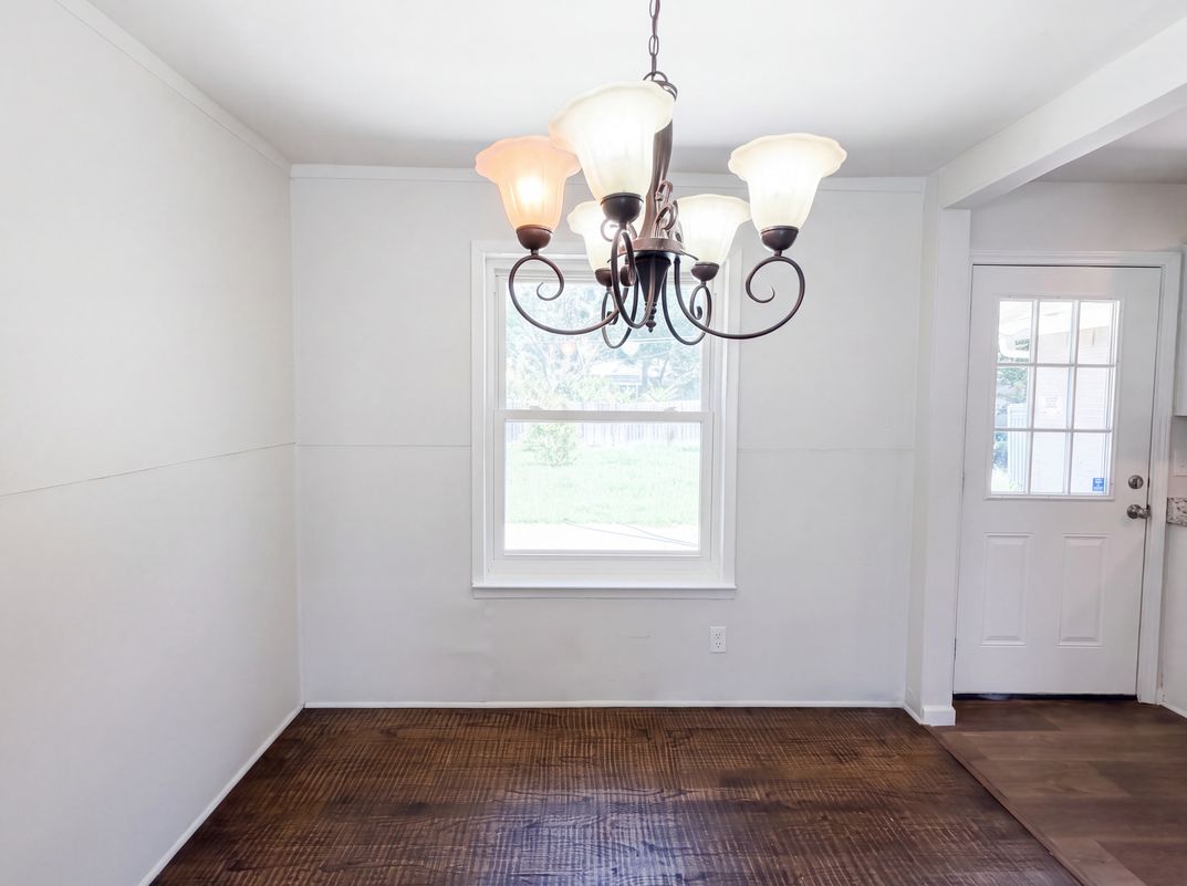 Photo 6 of 20 of 2415 Barnes Bridge Rd, Dallas, TX