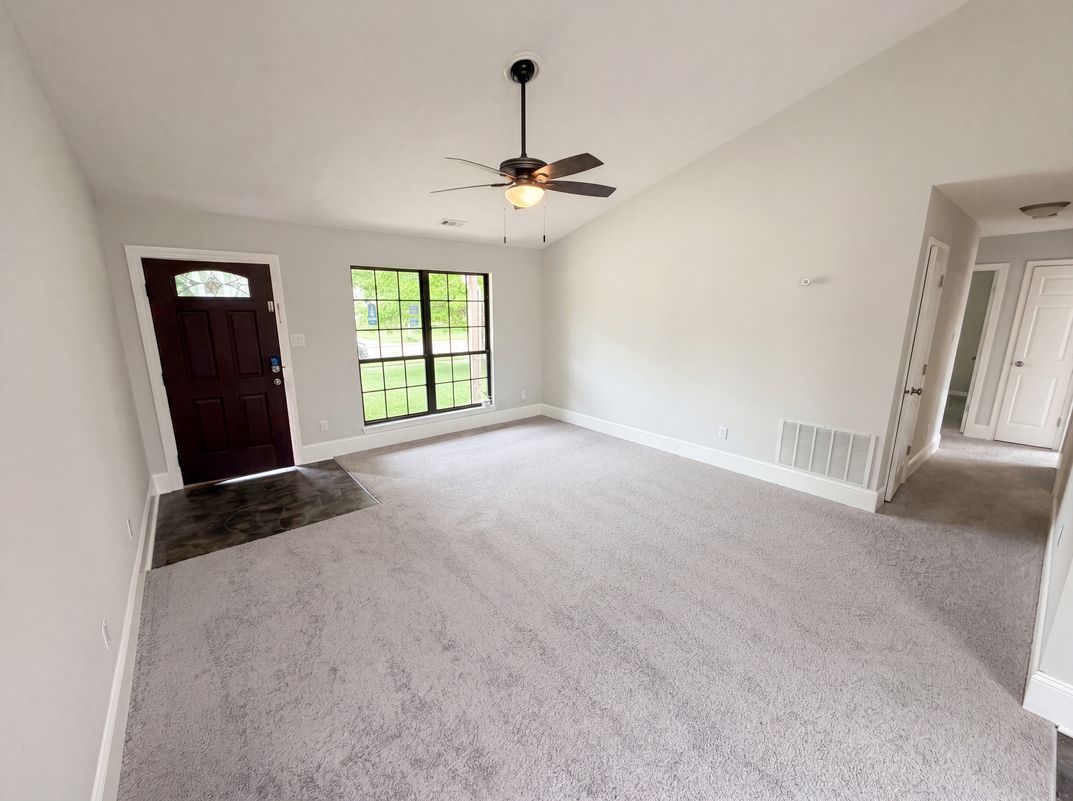 Photo 9 of 20 of 8058 Cherrybark Dr, Indianapolis, IN