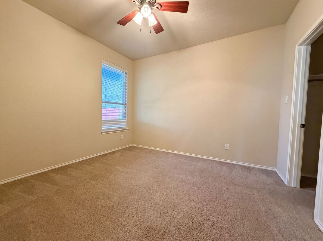 Photo 10 of 22 of 6941 Laura Hts, Schertz, TX
