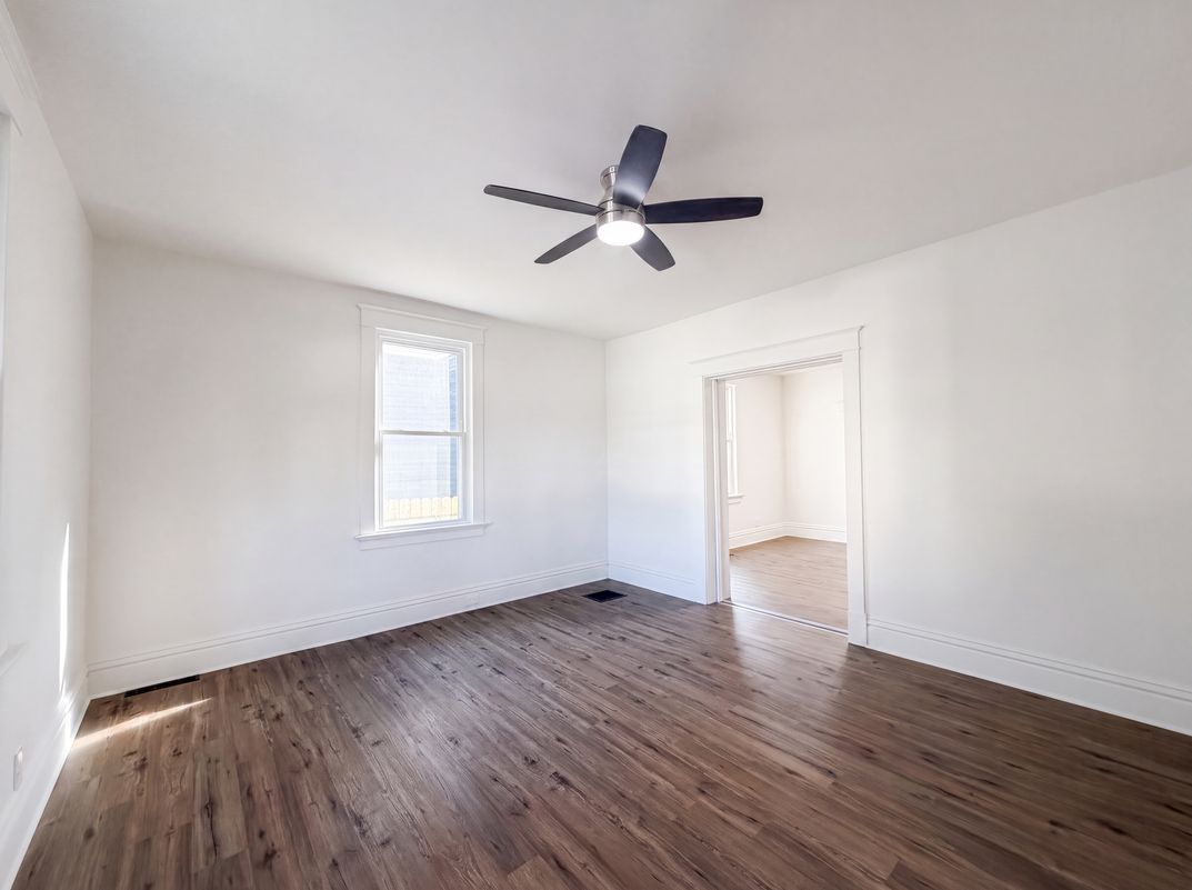 Photo 4 of 22 of 415 N 4th St, Saint Charles, MO