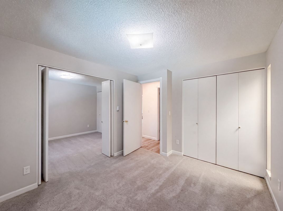 Photo 11 of 24 of 650 SW Meadow Dr, Beaverton, OR