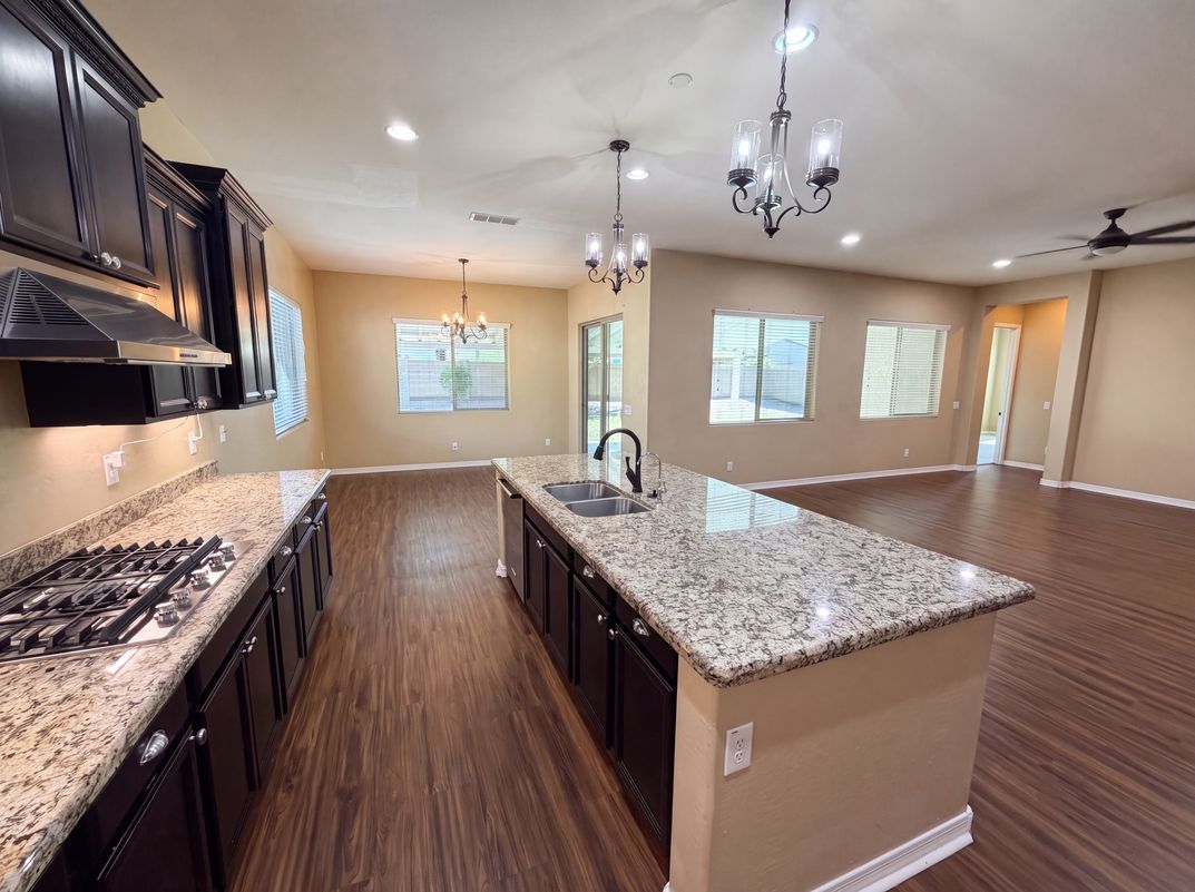 Photo 13 of 39 of 18136 W Devonshire Ave, Goodyear, AZ