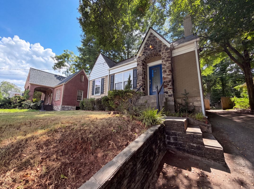 Photo 16 of 21 of 1773 Sylvan Rd SW, Atlanta, GA