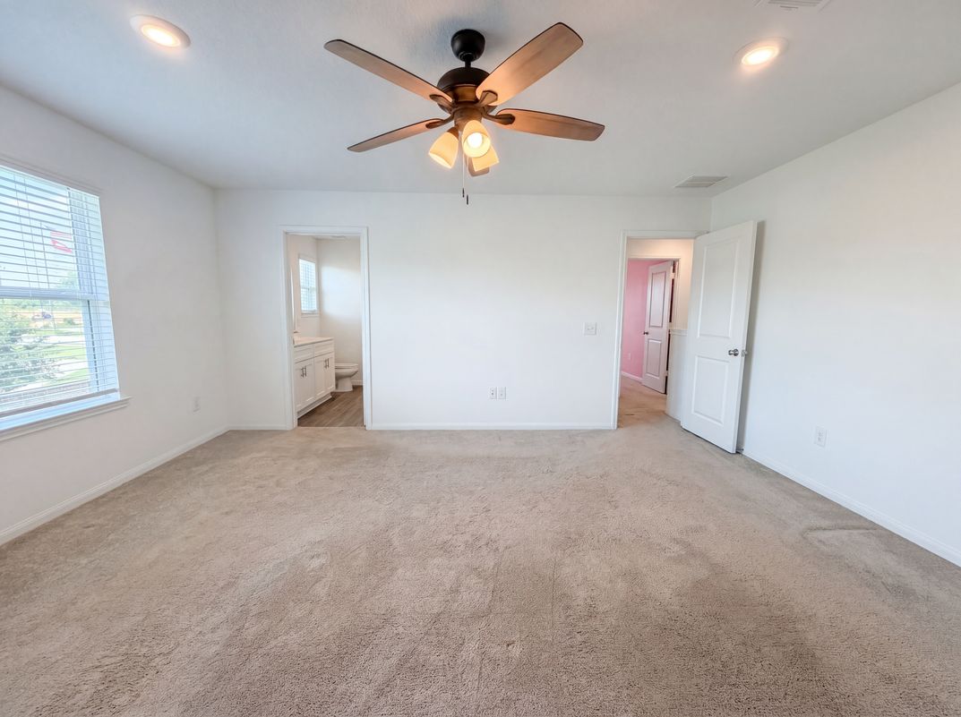 Photo 15 of 24 of 25635 Balsamroot Dr, Magnolia, TX