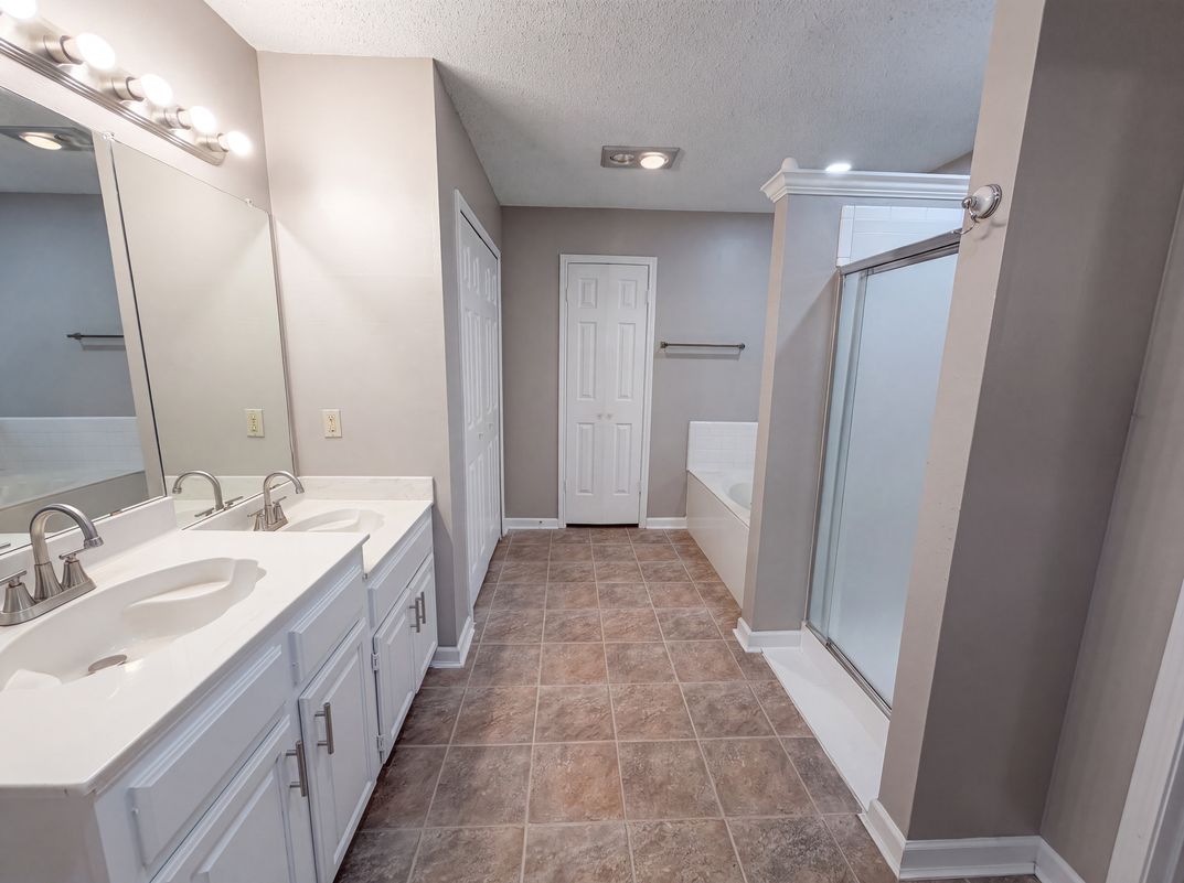 Photo 12 of 17 of 1503 Curtis Ln, Cedar Hill, TX