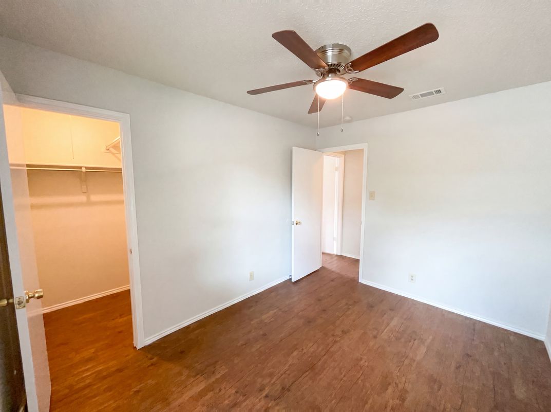 Photo 8 of 17 of 7358 Weybridge, San Antonio, TX