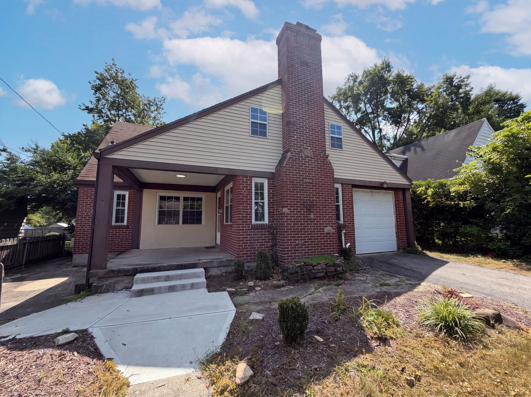 Photo 18 of 21 of 1304 Coolidge Ave, Cincinnati, OH