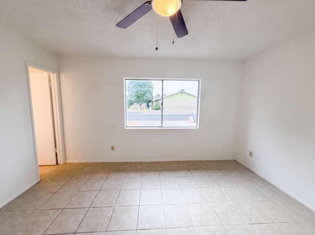 Photo 9 of 21 of 6036 N 72nd Dr, Glendale, AZ