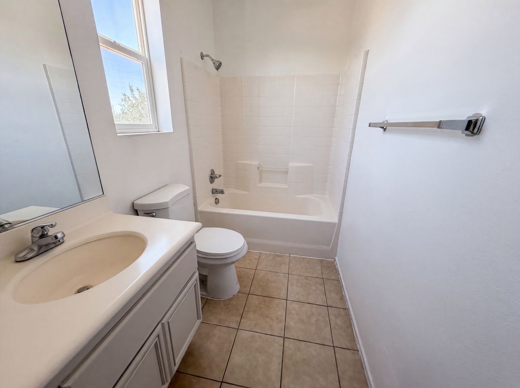 Photo 22 of 28 of 3147 W Lingard St, Lancaster, CA