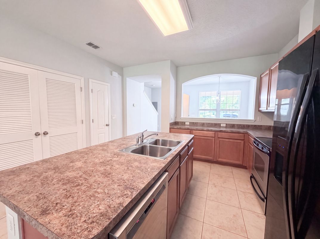 Photo 9 of 21 of 4220 Plantation Oaks Blvd, Orange Park, FL